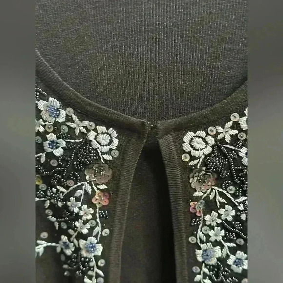 Y2K Finity Embroidered Beaded Sequin Floral Front Clasp Sweater – Women’s S - Picture 9 of 15